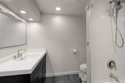 Bath - 1120 Hickory St, Atchison, KS 66002 photo 2 of 3