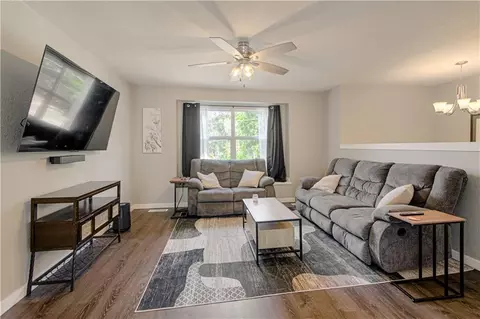 Living - 1120 Hickory St, Atchison, KS 66002 photo 1 of 2