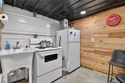 Kitchen - 18902 E 263rd St, Harrisonville, MO 64701 photo 7 of 7