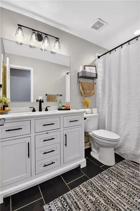 Bath - 18902 E 263rd St, Harrisonville, MO 64701 photo 3 of 6