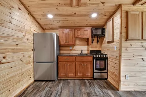 Kitchen - 18902 E 263rd St, Harrisonville, MO 64701 photo 5 of 7