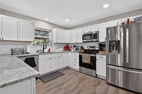 Kitchen - 18902 E 263rd St, Harrisonville, MO 64701 photo 2 of 7