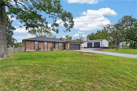 18902 E 263rd St, Harrisonville, MO 64701