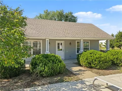 Exterior - 1071 E 1400 Rd, Lawrence, KS 66046 photo 4 of 10