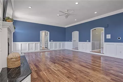 Living - 1071 E 1400 Rd, Lawrence, KS 66046 photo 2 of 9