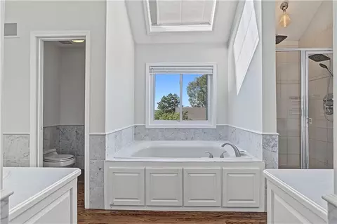 Bath - 1071 E 1400 Rd, Lawrence, KS 66046 photo 2 of 8