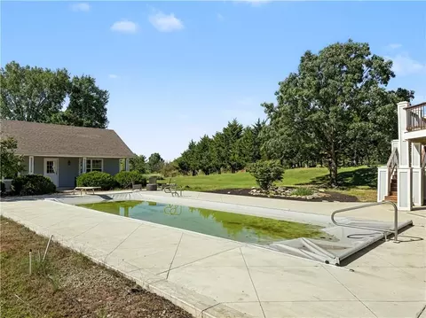 Exterior - 1071 E 1400 Rd, Lawrence, KS 66046 photo 8 of 10