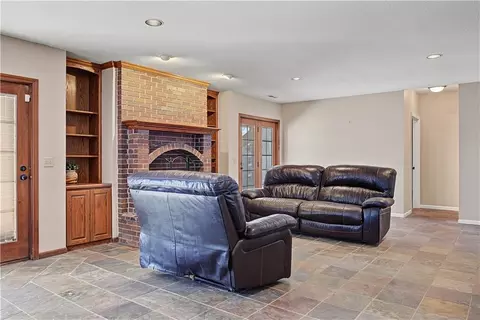 Living - 1071 E 1400 Rd, Lawrence, KS 66046 photo 5 of 9