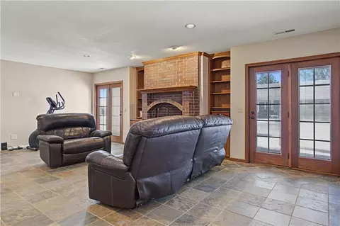 Living - 1071 E 1400 Rd, Lawrence, KS 66046 photo 6 of 9