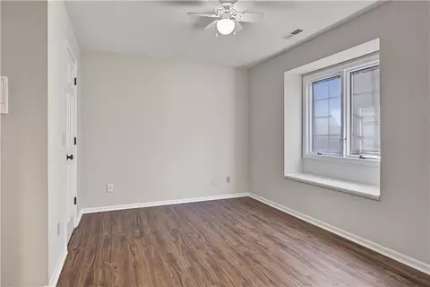 Bedroom - 1071 E 1400 Rd, Lawrence, KS 66046 photo 6 of 6