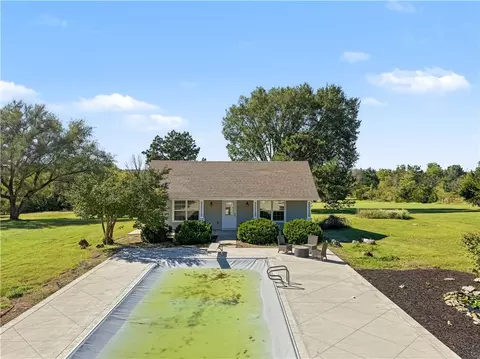 Exterior - 1071 E 1400 Rd, Lawrence, KS 66046 photo 7 of 10