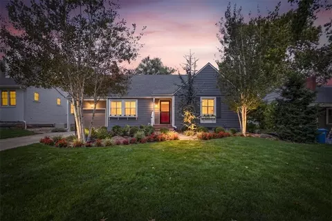 4112 W 69th St, Prairie Village, KS 66208