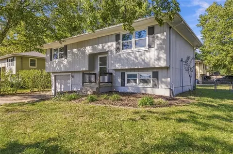 300 W Johnson St, Spring Hill, KS 66083