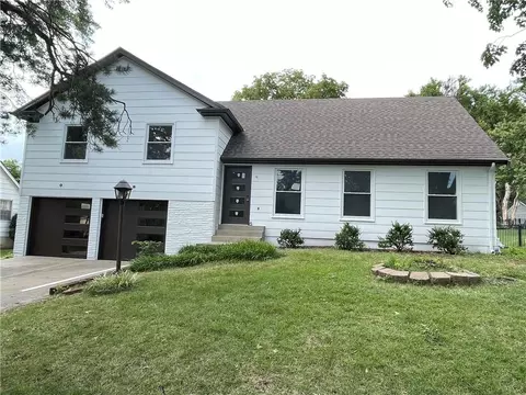 6922 W 101st St, Overland Park, KS 66212