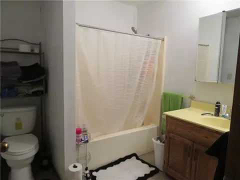 Bath - 7607 Ferguson Rd, Ozawkie, KS 66070 photo 3 of 4