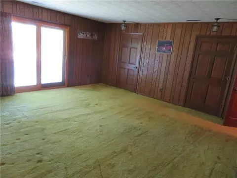 Living - 7607 Ferguson Rd, Ozawkie, KS 66070 photo 9 of 11