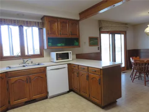Kitchen - 7607 Ferguson Rd, Ozawkie, KS 66070 photo 3 of 5