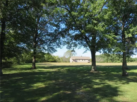 Exterior - 7607 Ferguson Rd, Ozawkie, KS 66070 photo 15 of 24