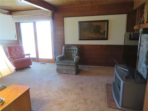 Living - 7607 Ferguson Rd, Ozawkie, KS 66070 photo 1 of 11