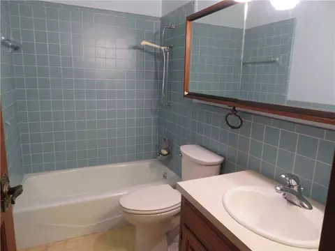 Bath - 7607 Ferguson Rd, Ozawkie, KS 66070 photo 2 of 4