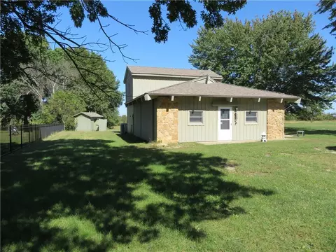 Exterior - 7607 Ferguson Rd, Ozawkie, KS 66070 photo 19 of 24