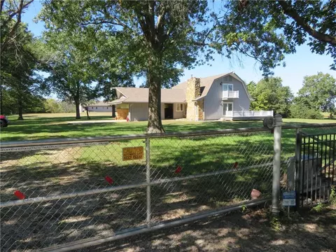 Exterior - 7607 Ferguson Rd, Ozawkie, KS 66070 photo 14 of 24