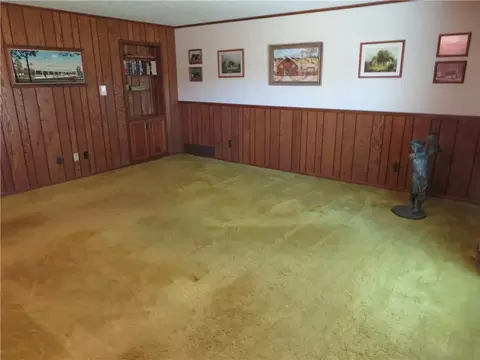 Living - 7607 Ferguson Rd, Ozawkie, KS 66070 photo 8 of 11
