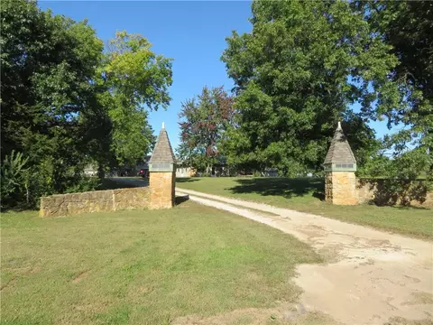 Exterior - 7607 Ferguson Rd, Ozawkie, KS 66070 photo 2 of 24