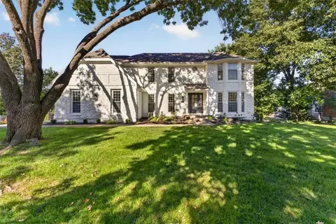 3688 W 127th Pl, Leawood, KS 66209