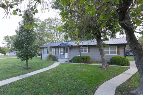 401 N 4th St, Humboldt, KS 66748
