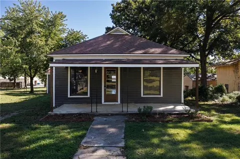 320 S 8th, Fredonia, KS 66736