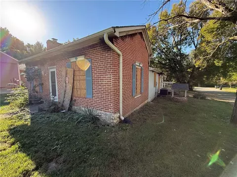 203 Walnut St, Weston, MO 64098 photo 2