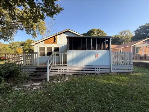 203 Walnut St, Weston, MO 64098 photo 3