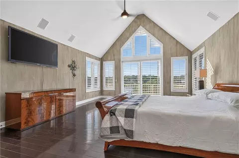 Bedroom - 118 NEdgewater Dr, Lees Summit, MO 64064 photo 1 of 12