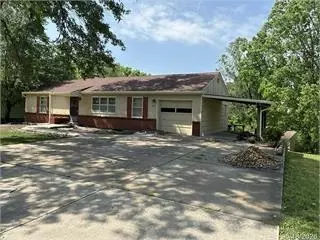 5820 N Lenox Ave, Kansas City, MO 64151