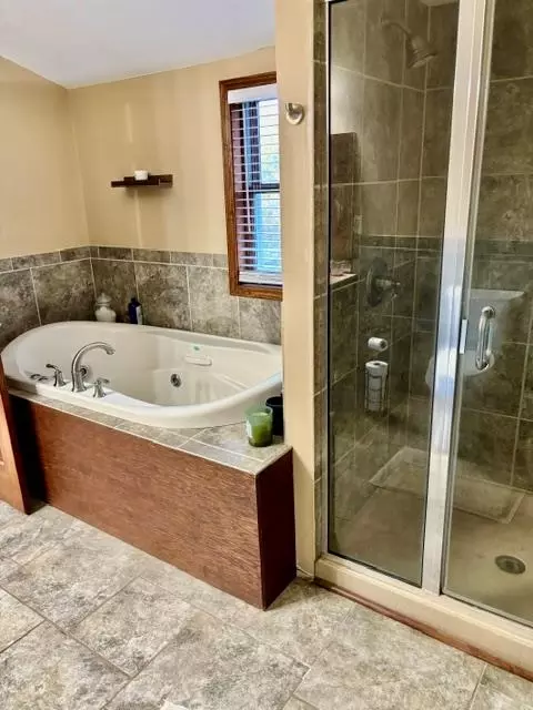 Bath - 7988 22nd St, Perry, KS 66073 photo 3 of 3