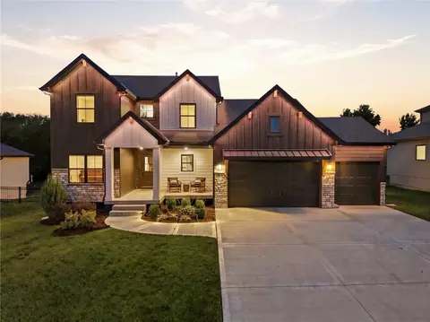 2102 Foxtail Dr, Kearney, MO 64060