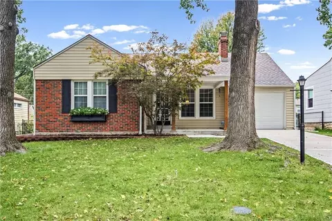 8018 Belleview Ave, Kansas City, MO 64114