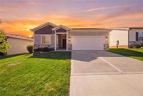 20909 W 190th Pl, Spring Hill, KS 66083