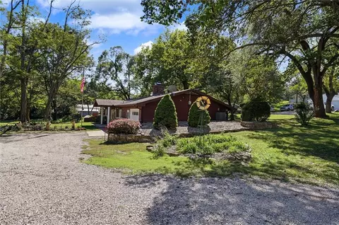 Exterior - 426 Halderman St, Lecompton, KS 66050 photo 8 of 13