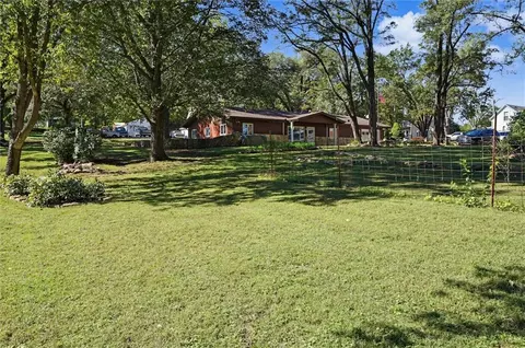 Exterior - 426 Halderman St, Lecompton, KS 66050 photo 5 of 13