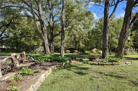 Exterior - 426 Halderman St, Lecompton, KS 66050 photo 13 of 13