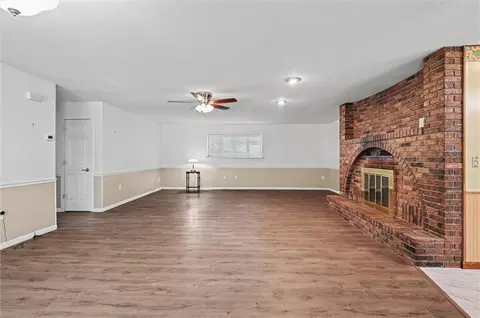 Living - 426 Halderman St, Lecompton, KS 66050 photo 2 of 4