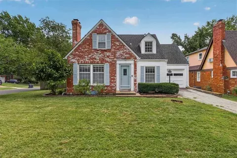 6641 Cherry St, Kansas City, MO 64131