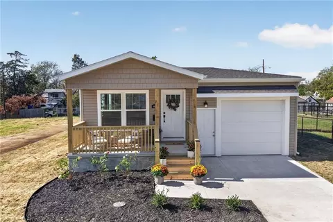2544 Hiawatha St, Kansas City, KS 66104