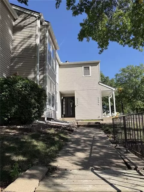 8336 NW Barrybrooke Dr, Kansas City, MO 64151