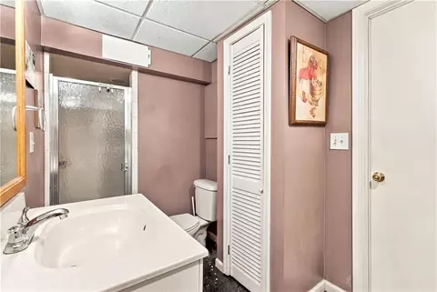 Bath - 363 E Lowell St, Claycomo, MO 64119 photo 2 of 3