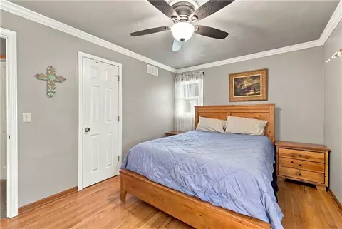 Bedroom - 363 E Lowell St, Claycomo, MO 64119 photo 6 of 6