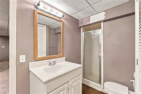 Bath - 363 E Lowell St, Claycomo, MO 64119 photo 3 of 3