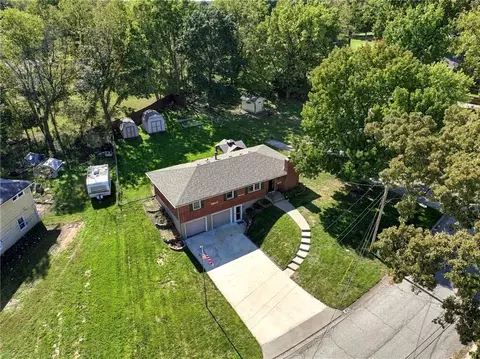 View/Area - 363 E Lowell St, Claycomo, MO 64119 photo 1 of 5